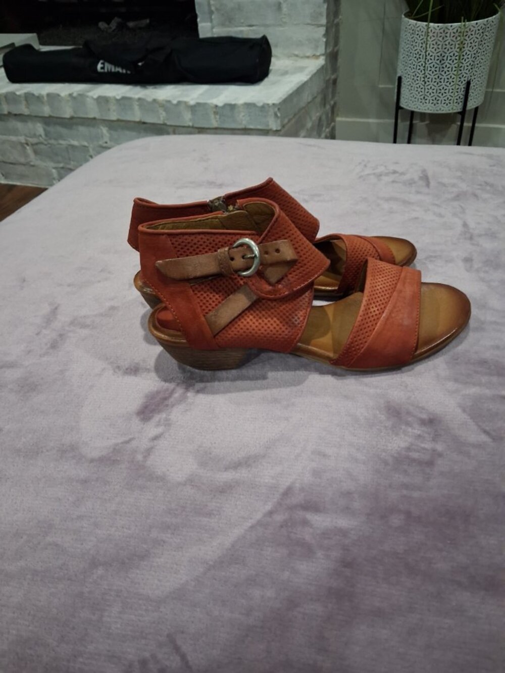 MIZ MOOZ RUST SANDAL size 9 - Picture 2 of 4